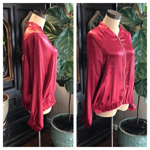 Wanderlust Ruby satin embroidered bomber jacket - Picture 7 of 8